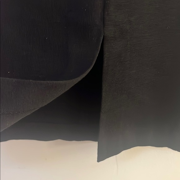 Tory Burch - Elegant Chic Black Skirt with Gold Accents size M - Picture 3 of 9